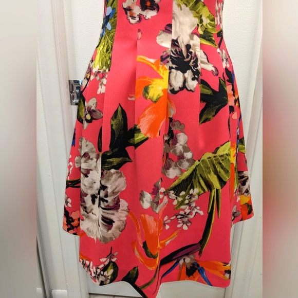 Vince Camuto Fit and Flare Floral Dress - Picture 5 of 8